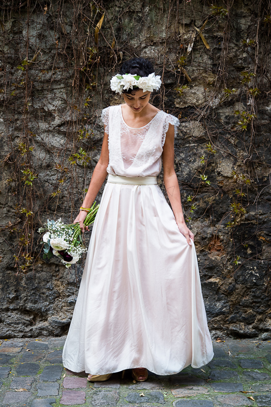 robe rose et longue en soie et dentelle